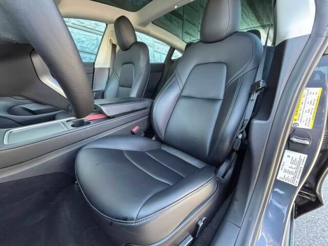 Серый Тесла Модель 3, объемом двигателя 0 л и пробегом 44 тыс. км за 13000 $, фото 5 на Automoto.ua