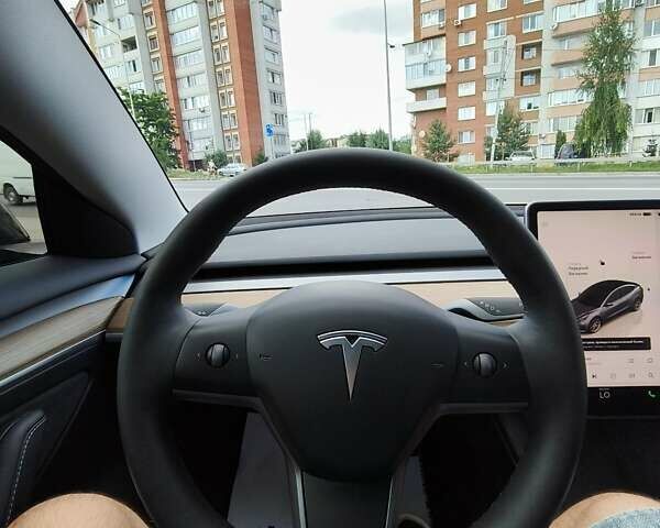 Серый Тесла Модель 3, объемом двигателя 0 л и пробегом 36 тыс. км за 20999 $, фото 32 на Automoto.ua