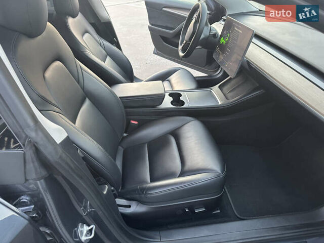 Серый Тесла Модель 3, объемом двигателя 0 л и пробегом 103 тыс. км за 21900 $, фото 15 на Automoto.ua