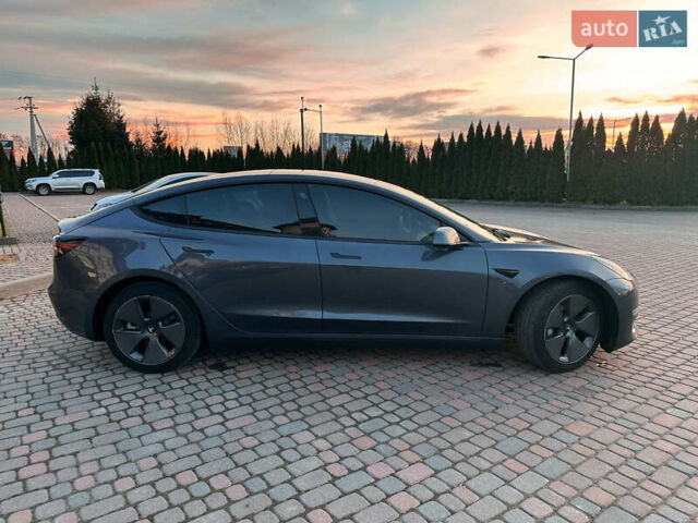 Серый Тесла Модель 3, объемом двигателя 0 л и пробегом 38 тыс. км за 24500 $, фото 4 на Automoto.ua