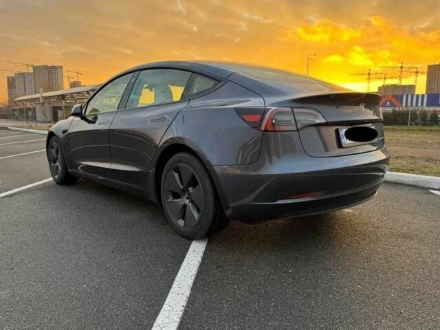 Серый Тесла Модель 3, объемом двигателя 0 л и пробегом 43 тыс. км за 15000 $, фото 3 на Automoto.ua