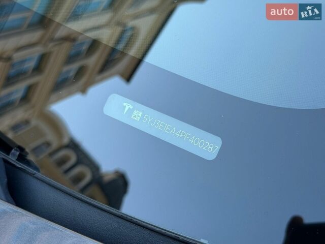 Серый Тесла Модель 3, объемом двигателя 0 л и пробегом 130 тыс. км за 21900 $, фото 11 на Automoto.ua