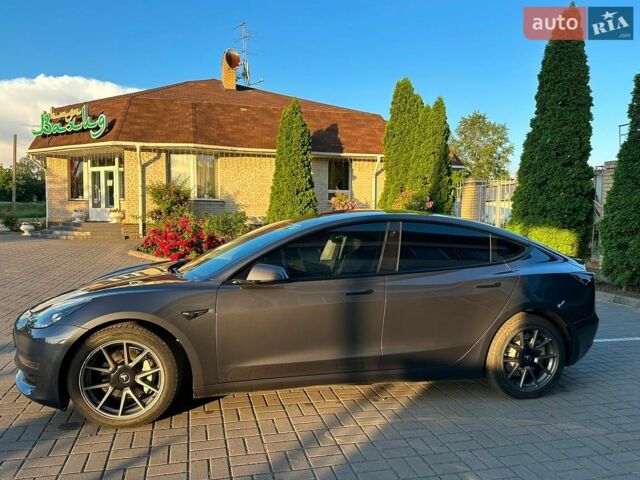 Серый Тесла Модель 3, объемом двигателя 0 л и пробегом 104 тыс. км за 20500 $, фото 18 на Automoto.ua