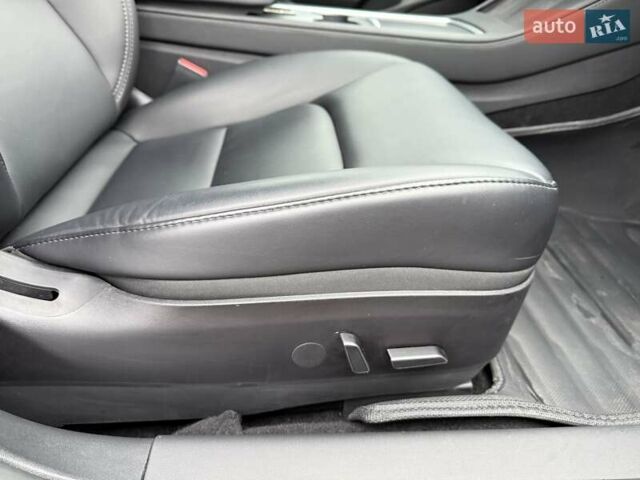 Серый Тесла Модель 3, объемом двигателя 0 л и пробегом 46 тыс. км за 20000 $, фото 90 на Automoto.ua