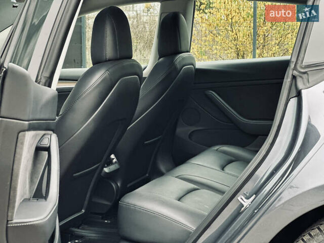 Серый Тесла Модель 3, объемом двигателя 0 л и пробегом 53 тыс. км за 18999 $, фото 27 на Automoto.ua