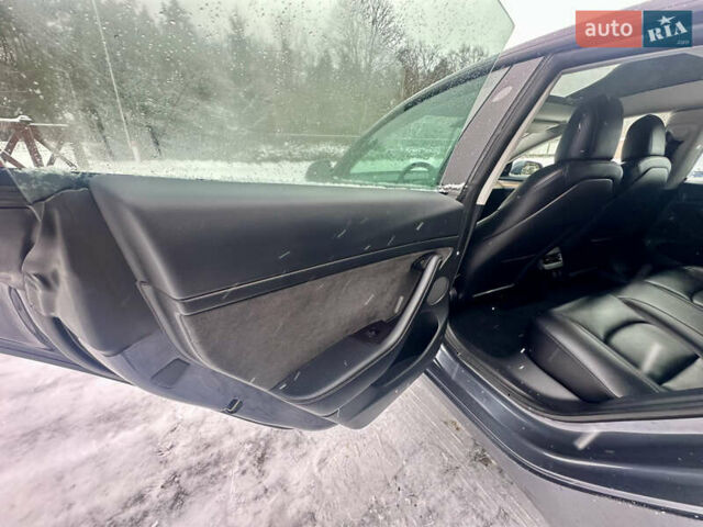 Серый Тесла Модель 3, объемом двигателя 0 л и пробегом 87 тыс. км за 19700 $, фото 19 на Automoto.ua