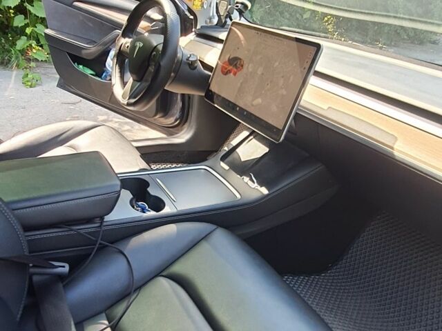 Серый Тесла Модель 3, объемом двигателя 0 л и пробегом 147 тыс. км за 20000 $, фото 2 на Automoto.ua