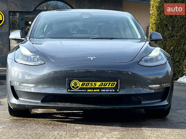 Сірий Тесла Модель 3, об'ємом двигуна 0 л та пробігом 194 тис. км за 20900 $, фото 1 на Automoto.ua