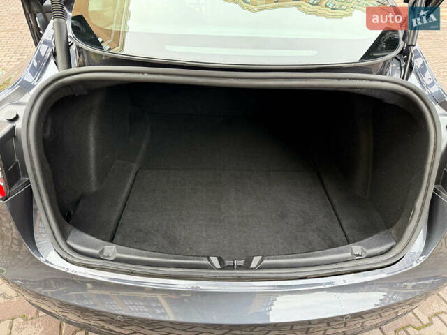 Серый Тесла Модель 3, объемом двигателя 0 л и пробегом 113 тыс. км за 19200 $, фото 9 на Automoto.ua