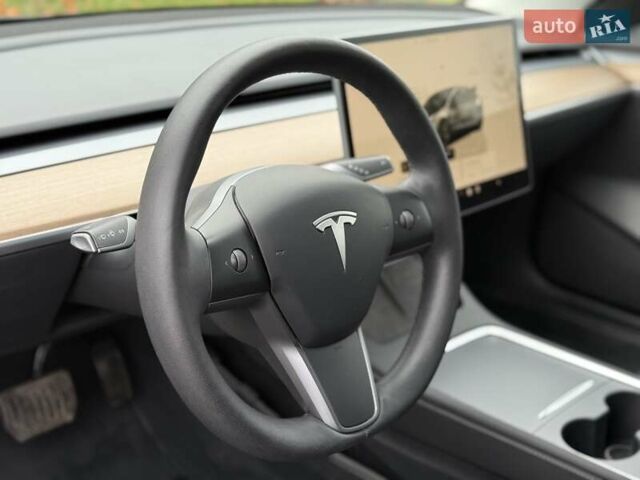 Серый Тесла Модель 3, объемом двигателя 0 л и пробегом 46 тыс. км за 20000 $, фото 69 на Automoto.ua