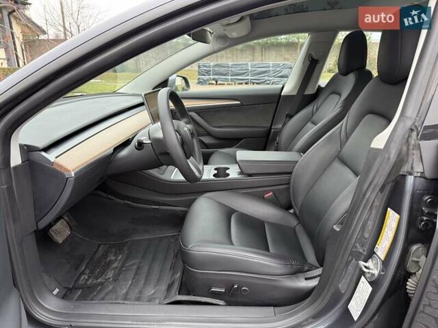 Серый Тесла Модель 3, объемом двигателя 0 л и пробегом 46 тыс. км за 20000 $, фото 71 на Automoto.ua