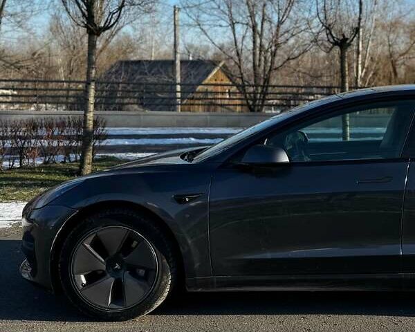 Серый Тесла Модель 3, объемом двигателя 0 л и пробегом 101 тыс. км за 16700 $, фото 4 на Automoto.ua