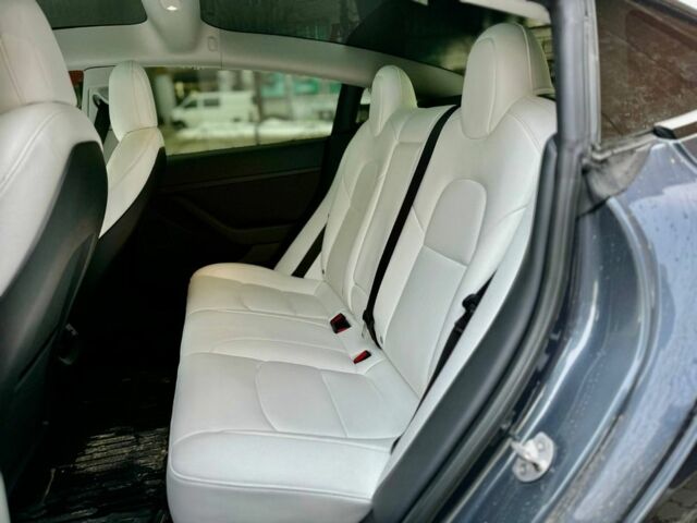 Сірий Тесла Модель 3, об'ємом двигуна 0 л та пробігом 83 тис. км за 22499 $, фото 14 на Automoto.ua