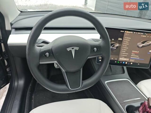 Серый Тесла Модель 3, объемом двигателя 0 л и пробегом 27 тыс. км за 24500 $, фото 7 на Automoto.ua