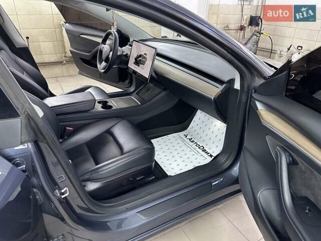 Серый Тесла Модель 3, объемом двигателя 0 л и пробегом 57 тыс. км за 19999 $, фото 26 на Automoto.ua