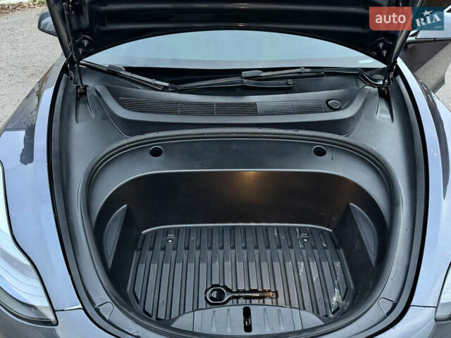 Серый Тесла Модель 3, объемом двигателя 0 л и пробегом 160 тыс. км за 20500 $, фото 8 на Automoto.ua