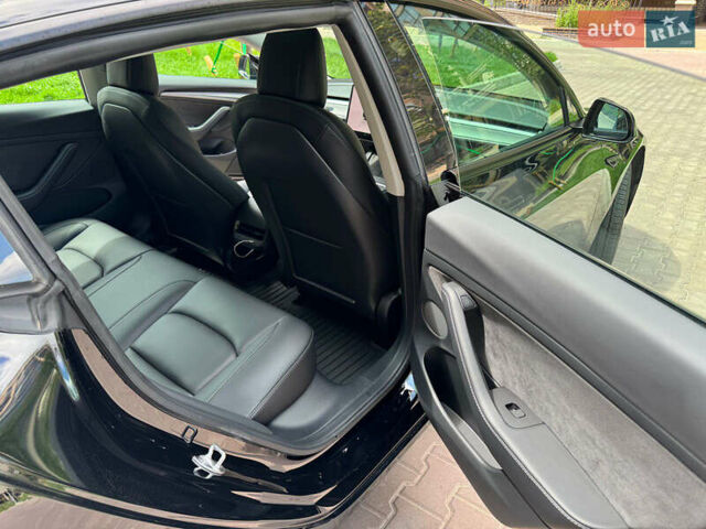 Серый Тесла Модель 3, объемом двигателя 0 л и пробегом 27 тыс. км за 20300 $, фото 10 на Automoto.ua