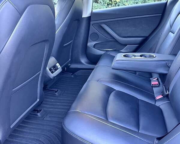 Сірий Тесла Модель 3, об'ємом двигуна 0 л та пробігом 43 тис. км за 23500 $, фото 7 на Automoto.ua