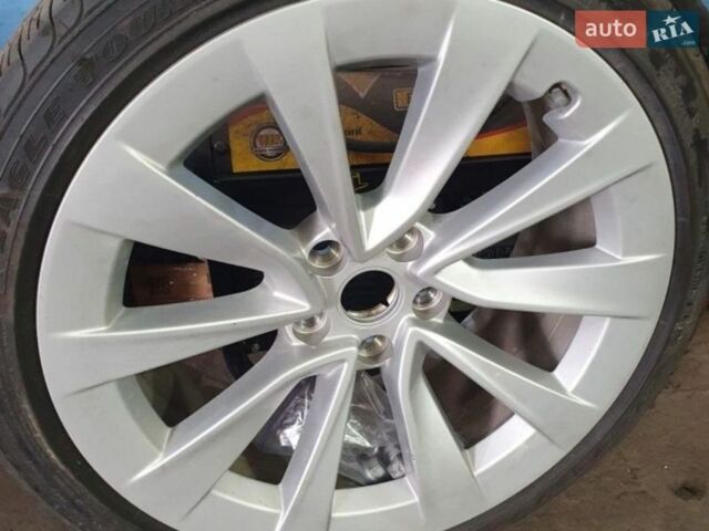 Сірий Тесла Модель 3, об'ємом двигуна 0 л та пробігом 90 тис. км за 19800 $, фото 9 на Automoto.ua