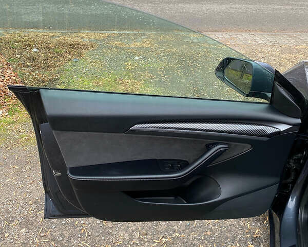 Серый Тесла Модель 3, объемом двигателя 0 л и пробегом 101 тыс. км за 16650 $, фото 12 на Automoto.ua