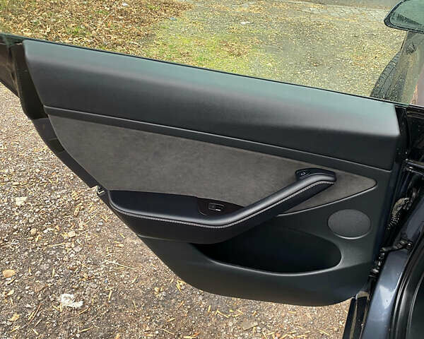 Серый Тесла Модель 3, объемом двигателя 0 л и пробегом 101 тыс. км за 16650 $, фото 9 на Automoto.ua