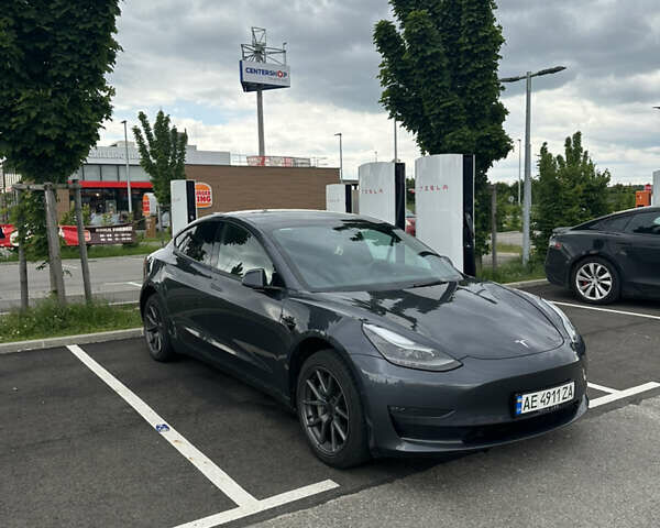 Сірий Тесла Модель 3, об'ємом двигуна 0 л та пробігом 51 тис. км за 21900 $, фото 3 на Automoto.ua