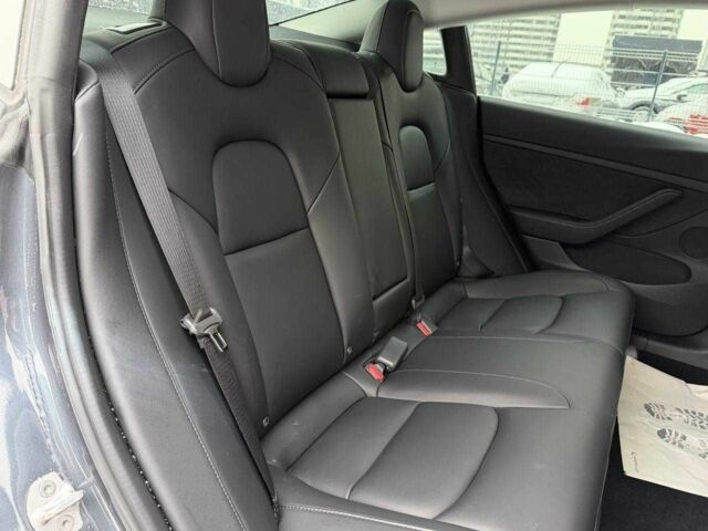 Серый Тесла Модель 3, объемом двигателя 0 л и пробегом 34 тыс. км за 19500 $, фото 21 на Automoto.ua