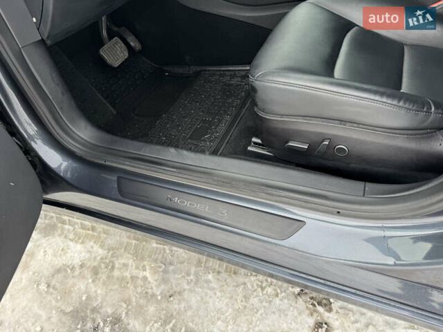 Сірий Тесла Модель 3, об'ємом двигуна 0 л та пробігом 92 тис. км за 21399 $, фото 30 на Automoto.ua