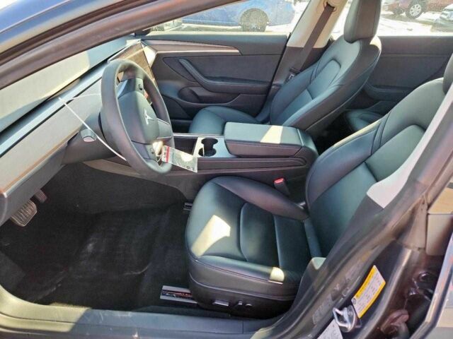 Серый Тесла Модель 3, объемом двигателя 0 л и пробегом 24 тыс. км за 6500 $, фото 6 на Automoto.ua