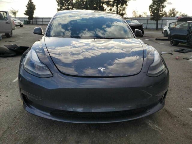 Серый Тесла Модель 3, объемом двигателя 0 л и пробегом 40 тыс. км за 6000 $, фото 5 на Automoto.ua