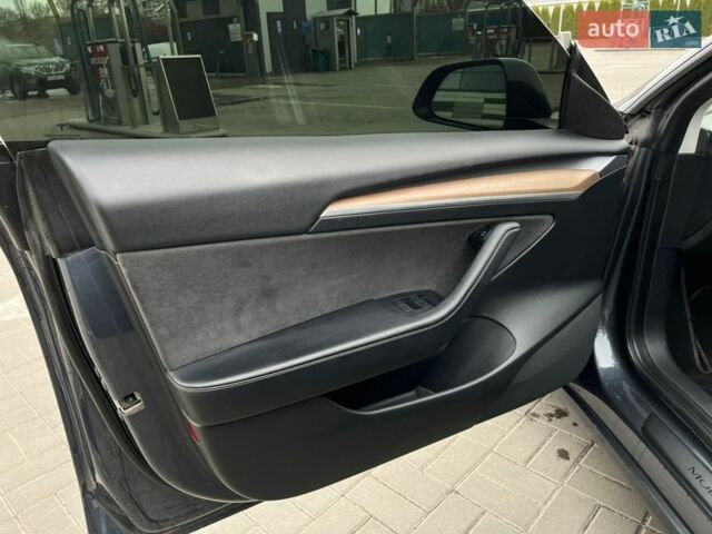 Серый Тесла Модель 3, объемом двигателя 0 л и пробегом 227 тыс. км за 19400 $, фото 16 на Automoto.ua