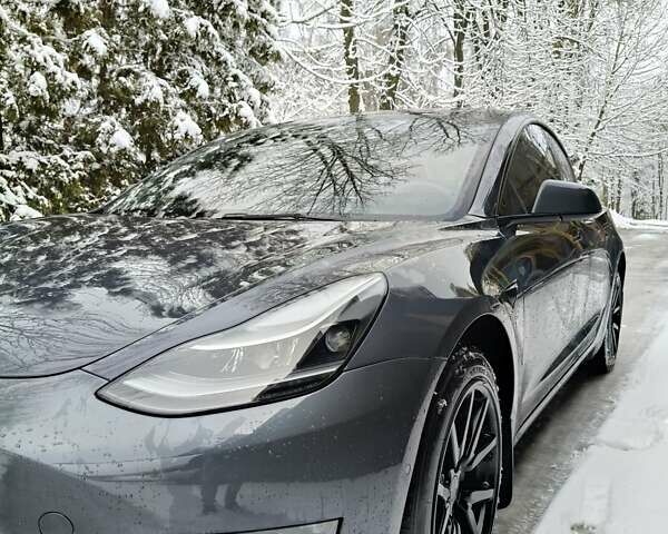 Серый Тесла Модель 3, объемом двигателя 0 л и пробегом 32 тыс. км за 21500 $, фото 15 на Automoto.ua