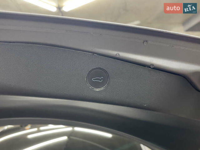 Серый Тесла Модель 3, объемом двигателя 0 л и пробегом 32 тыс. км за 21500 $, фото 12 на Automoto.ua