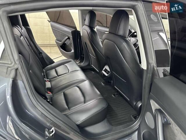 Серый Тесла Модель 3, объемом двигателя 0 л и пробегом 57 тыс. км за 19999 $, фото 31 на Automoto.ua