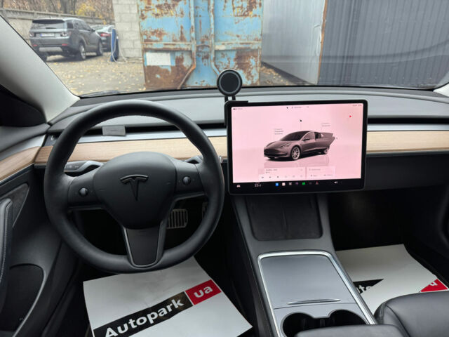 Серый Тесла Модель 3, объемом двигателя 0 л и пробегом 49 тыс. км за 27490 $, фото 16 на Automoto.ua