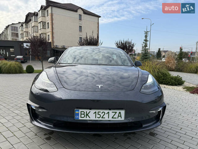 Серый Тесла Модель 3, объемом двигателя 0 л и пробегом 75 тыс. км за 20999 $, фото 10 на Automoto.ua