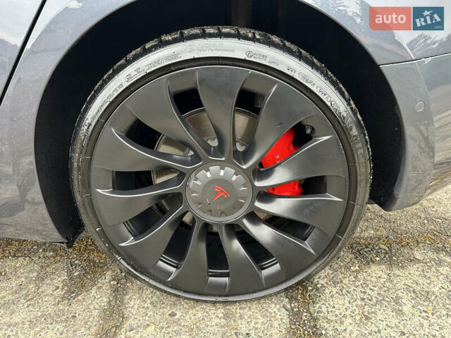 Серый Тесла Модель 3, объемом двигателя 0 л и пробегом 68 тыс. км за 24600 $, фото 20 на Automoto.ua