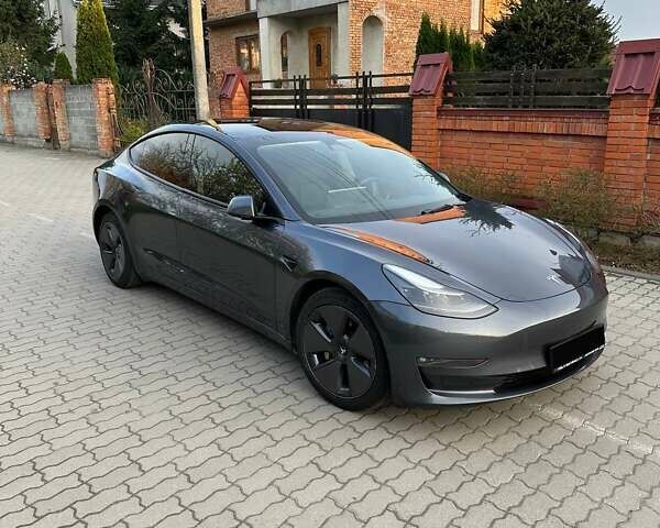 Сірий Тесла Модель 3, об'ємом двигуна 0 л та пробігом 28 тис. км за 23500 $, фото 1 на Automoto.ua