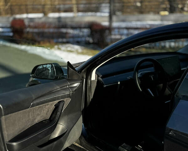 Серый Тесла Модель 3, объемом двигателя 0 л и пробегом 101 тыс. км за 16700 $, фото 6 на Automoto.ua