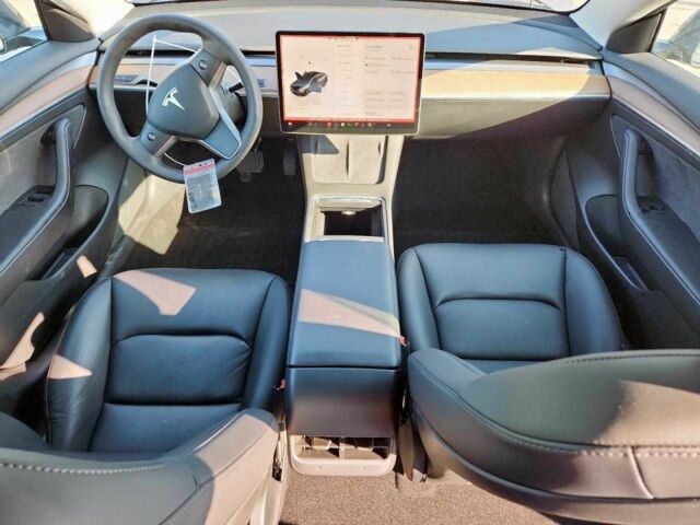 Серый Тесла Модель 3, объемом двигателя 0 л и пробегом 24 тыс. км за 6500 $, фото 7 на Automoto.ua