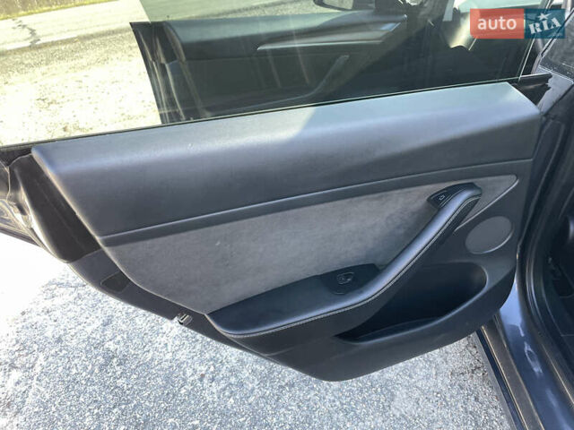 Серый Тесла Модель 3, объемом двигателя 0 л и пробегом 119 тыс. км за 20900 $, фото 10 на Automoto.ua