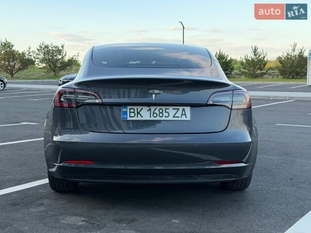 Сірий Тесла Модель 3, об'ємом двигуна 0 л та пробігом 131 тис. км за 18777 $, фото 4 на Automoto.ua