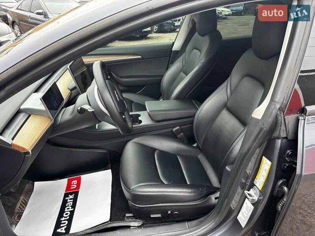 Сірий Тесла Модель 3, об'ємом двигуна 0 л та пробігом 69 тис. км за 25990 $, фото 15 на Automoto.ua