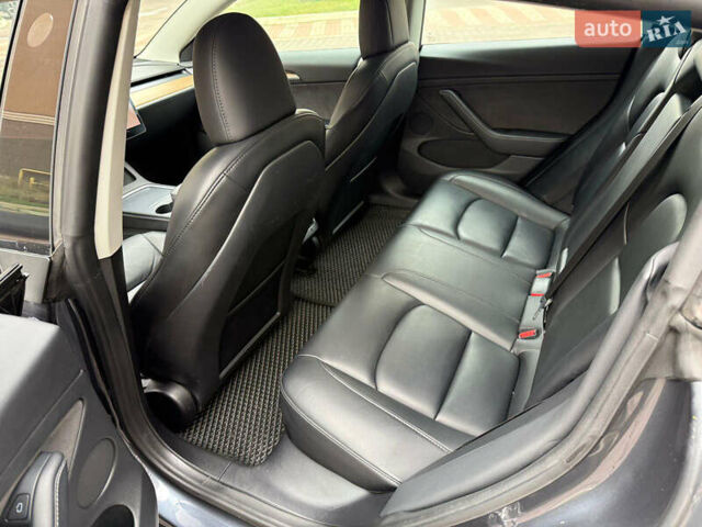 Серый Тесла Модель 3, объемом двигателя 0 л и пробегом 113 тыс. км за 19200 $, фото 8 на Automoto.ua