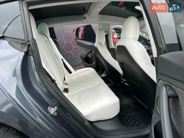 Серый Тесла Модель 3, объемом двигателя 0 л и пробегом 72 тыс. км за 23000 $, фото 25 на Automoto.ua