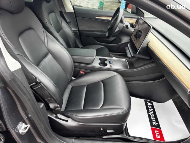 Серый Тесла Модель 3, объемом двигателя 0 л и пробегом 69 тыс. км за 25990 $, фото 17 на Automoto.ua