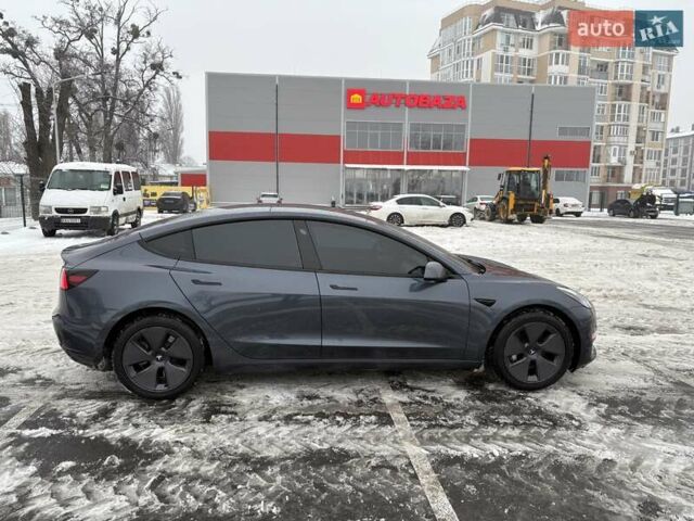 Серый Тесла Модель 3, объемом двигателя 0 л и пробегом 31 тыс. км за 21500 $, фото 4 на Automoto.ua