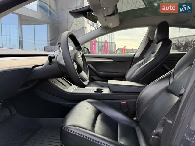 Серый Тесла Модель 3, объемом двигателя 0 л и пробегом 76 тыс. км за 20800 $, фото 18 на Automoto.ua