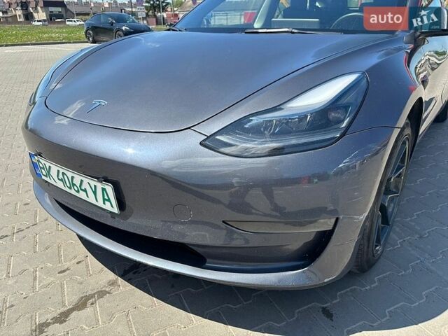 Серый Тесла Модель 3, объемом двигателя 0 л и пробегом 44 тыс. км за 21000 $, фото 51 на Automoto.ua