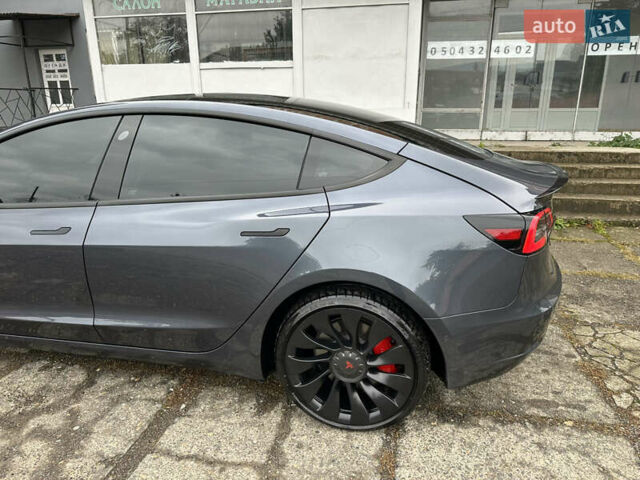 Серый Тесла Модель 3, объемом двигателя 0 л и пробегом 68 тыс. км за 24600 $, фото 16 на Automoto.ua